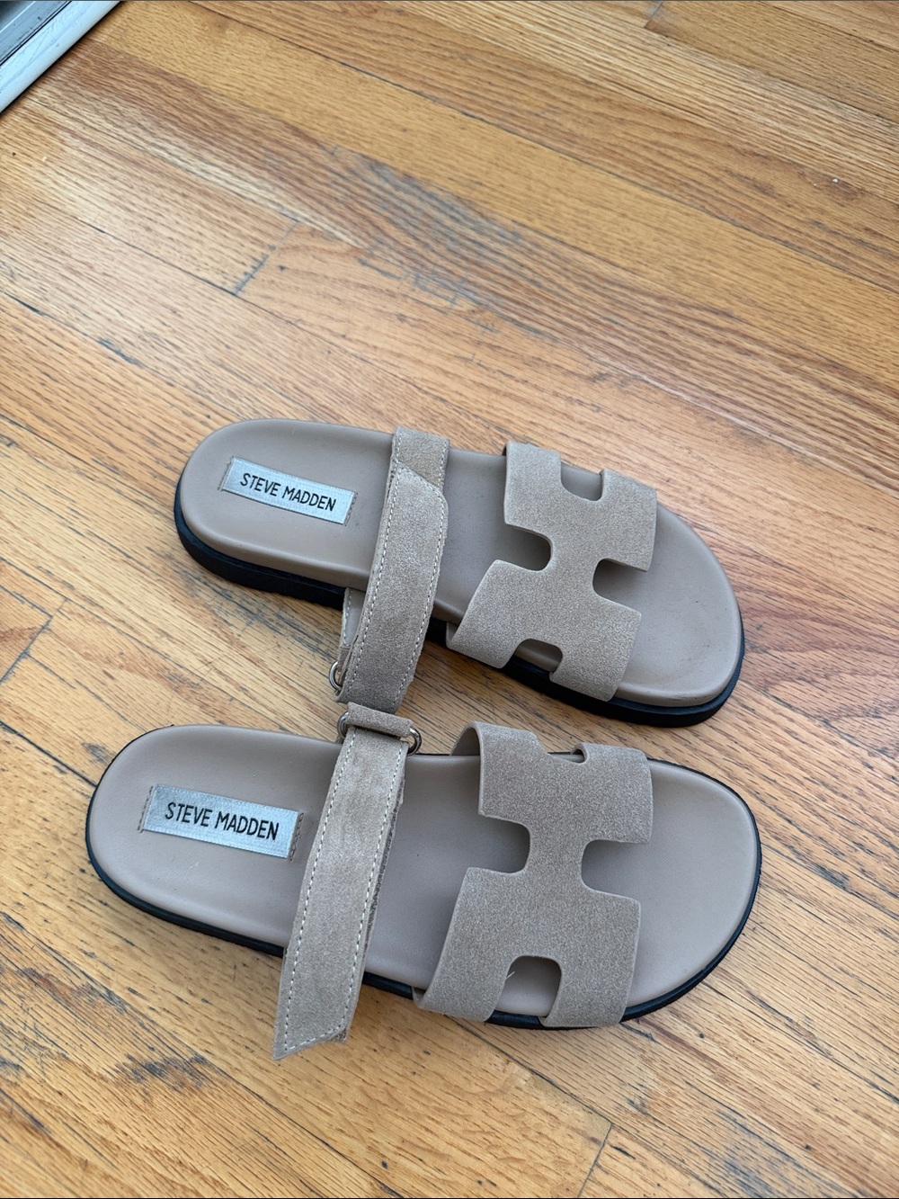 Steve Madden Taupe Suede Cutout Flat Sandals Size 6.5